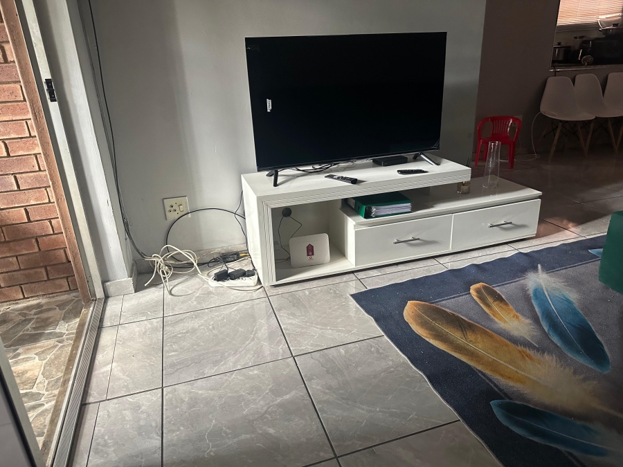 2 Bedroom Property for Sale in Rustenburg Central North West
